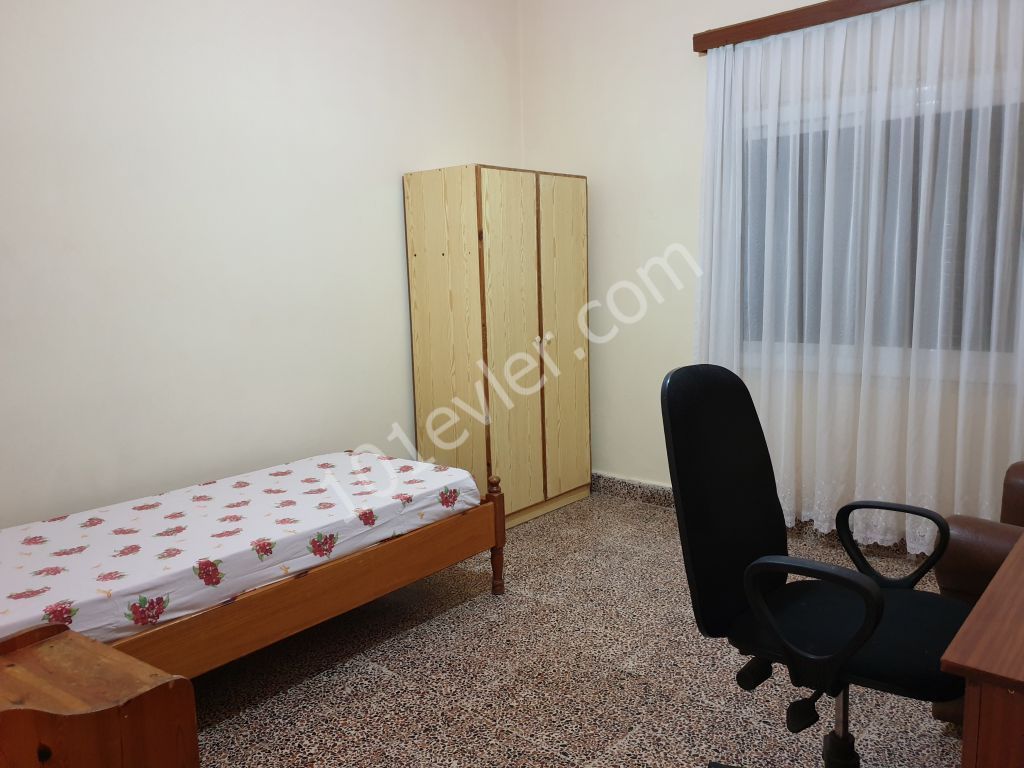 3+1 Flat for rent in the center of Mağusa 