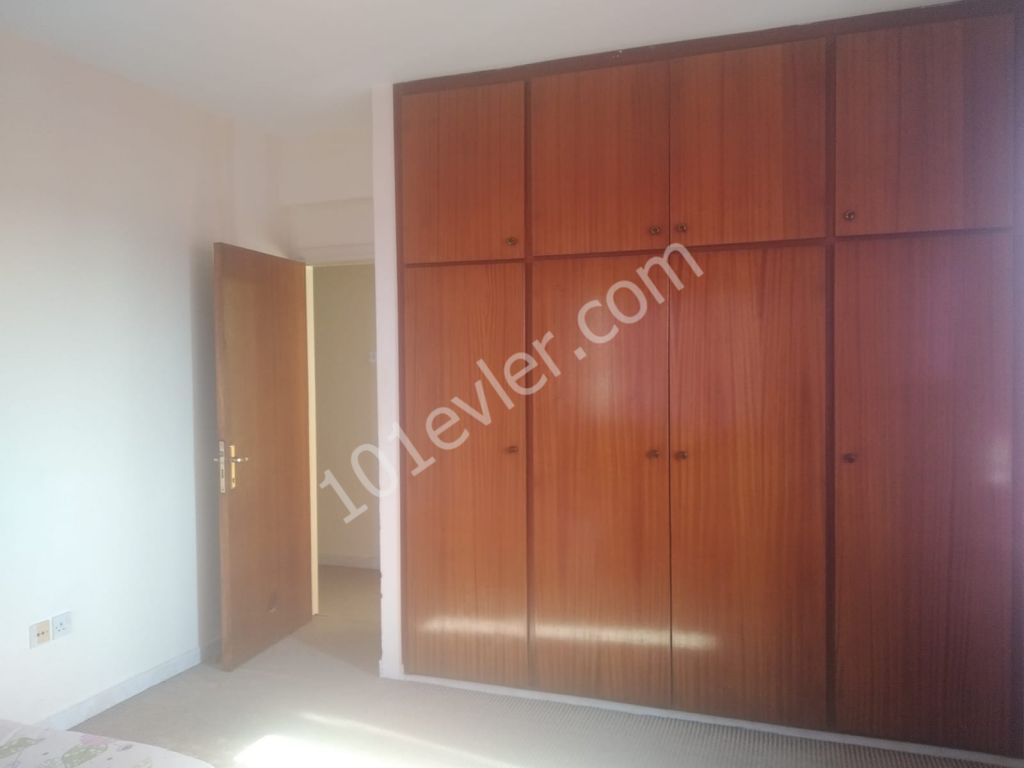 GAZİMAĞUSA DA KİRALIK 3+1 DAİRE