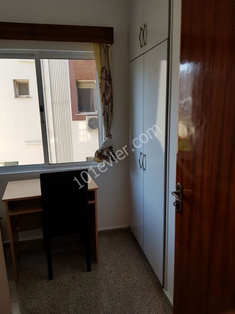 GAZİMAĞUSA MERKEZ DE AYLIK KİRALIK 3+1 DAİRE