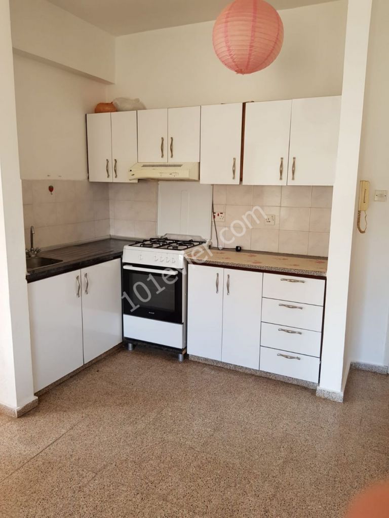 GAZİMAĞUSA MERKEZ DE AYLIK KİRALIK 3+1 DAİRE