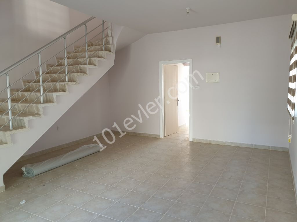 Satılık 3+1 villa Longbeachte