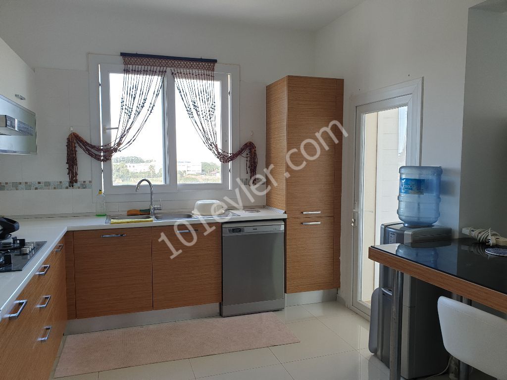 3+1 lux flat for rent in Seahouse Gulseren