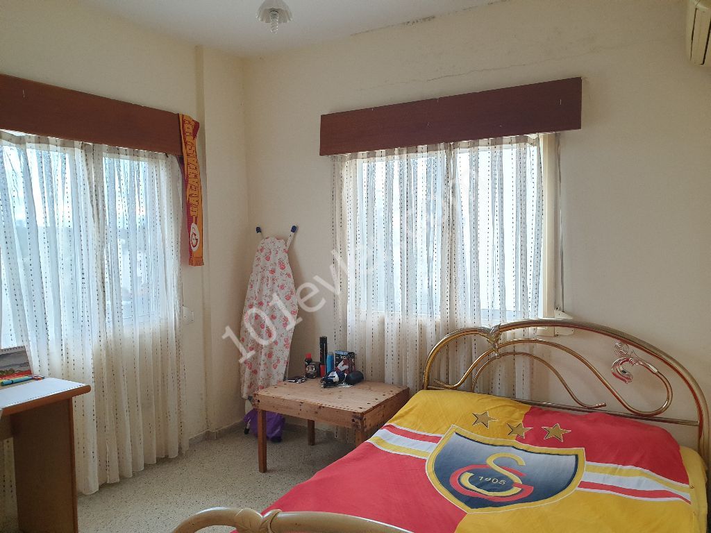 Satılık 2+1 eşyalı daire Gülserende