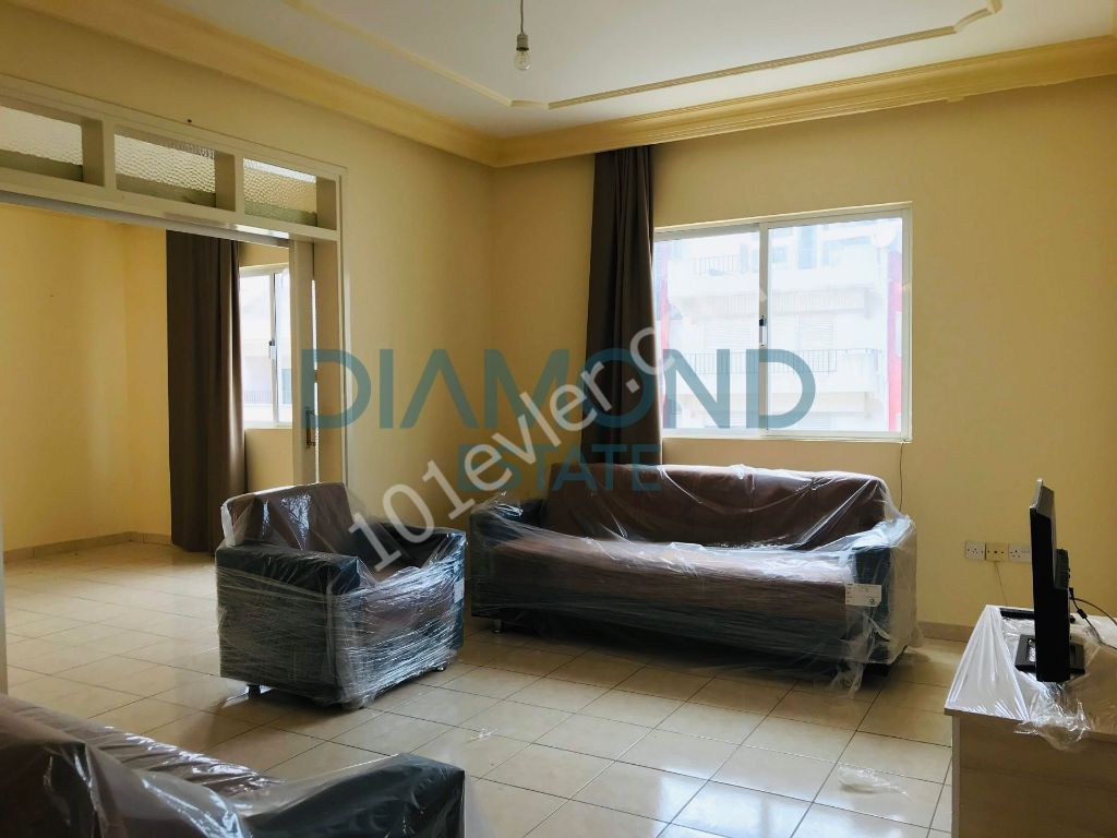 Gülseren, Mağusa'da Öğrenciye Kiralık 3+1 Eşyalı Daire