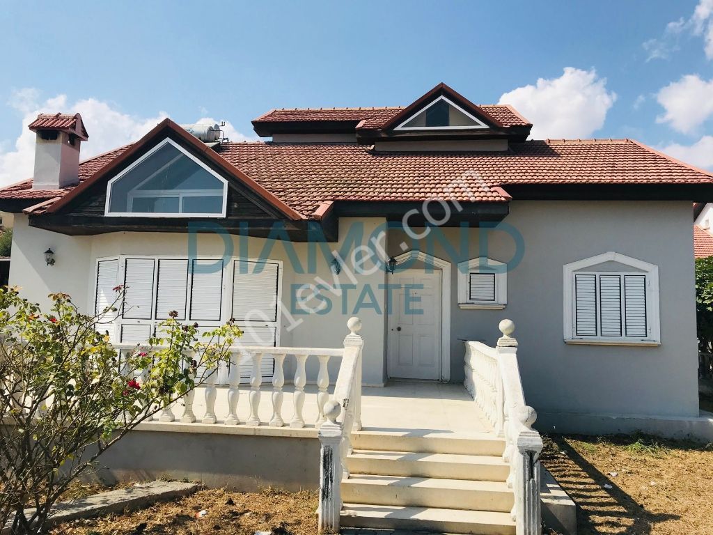 İskele Boğaz'da Kiralık 5+1 Villa