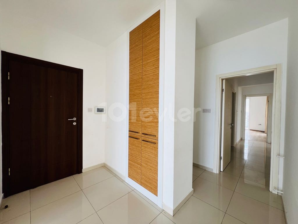 3+1 Flat for Rent with Sea View in Gülseren, Famagusta