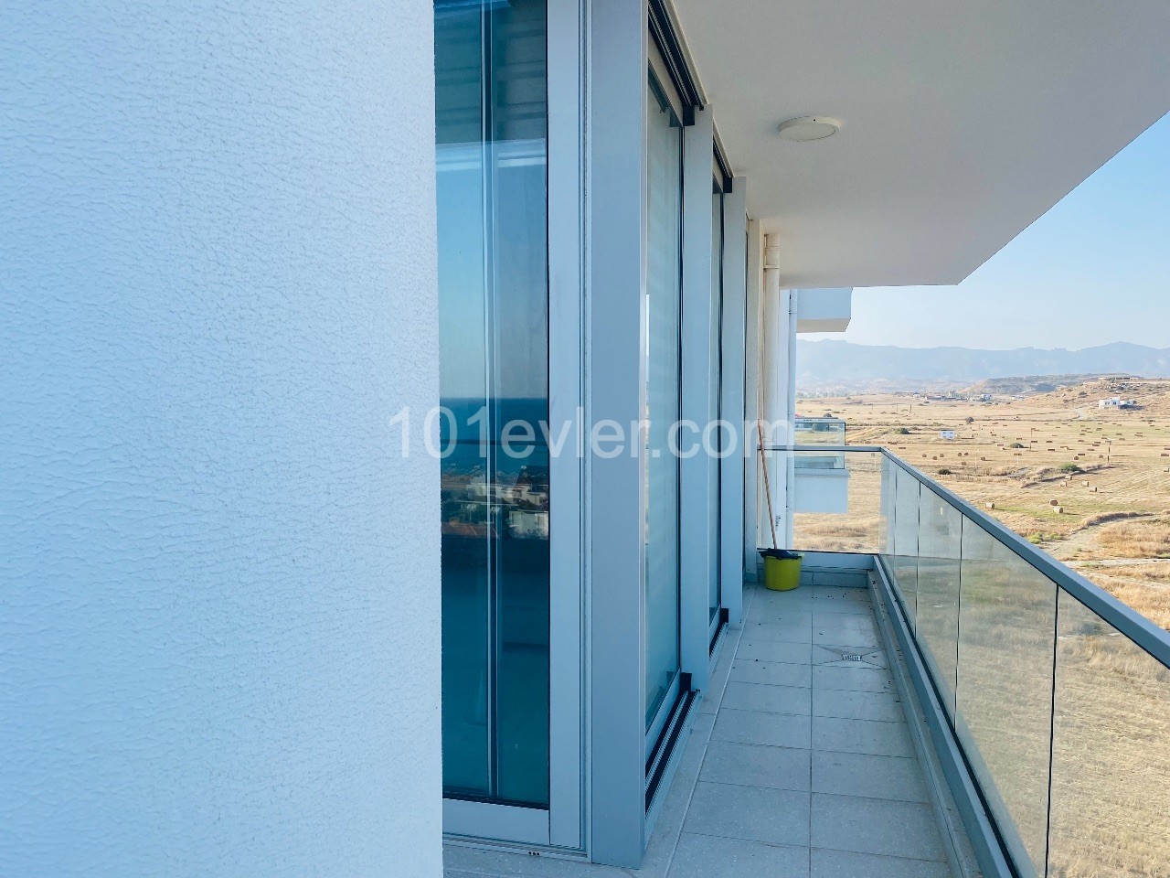 2 + 1 Zero apartments with new furniture for rent on the site of Iskele Bosphorus ** 