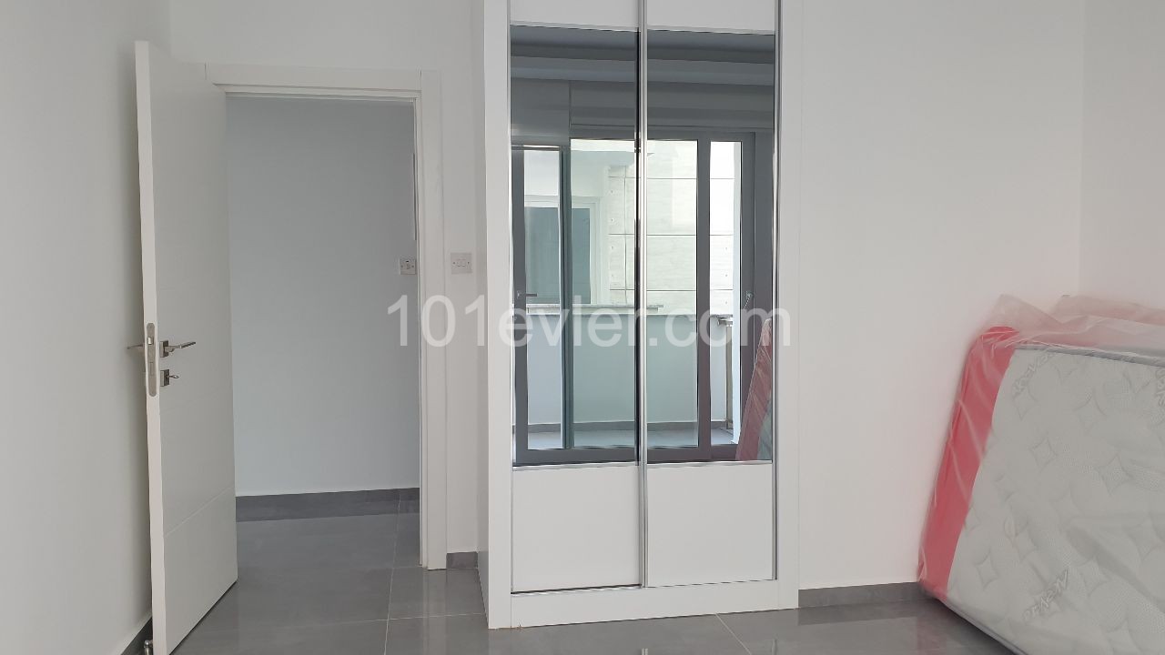 2+1 ,110 m² brand new flat for sale in Courtyard ** 