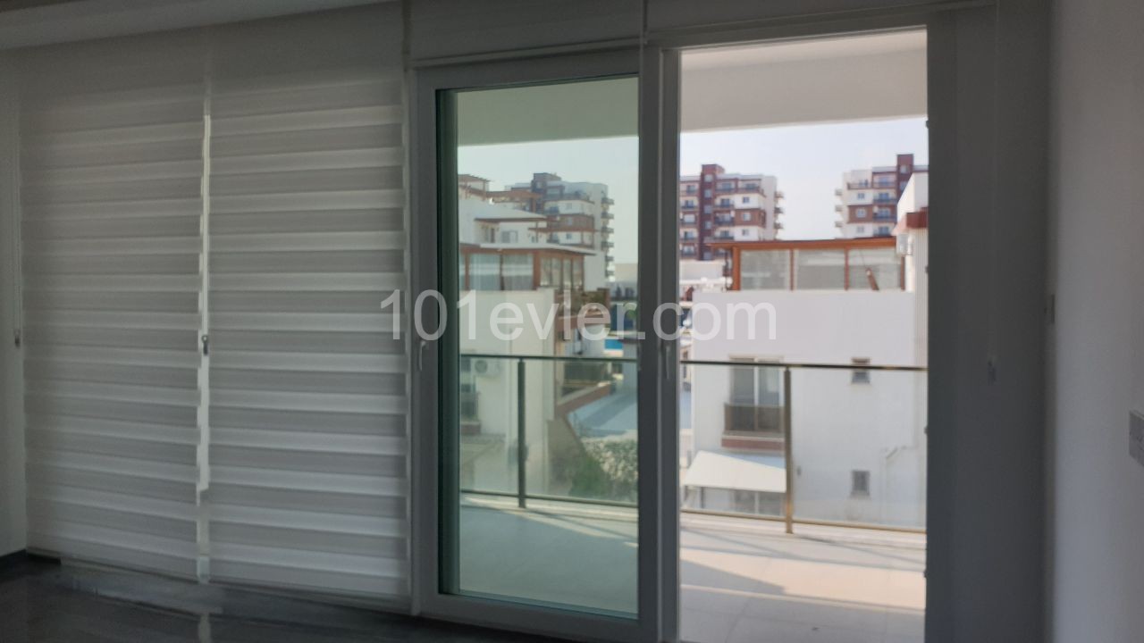 2+1 ,110 m² brand new flat for sale in Courtyard ** 