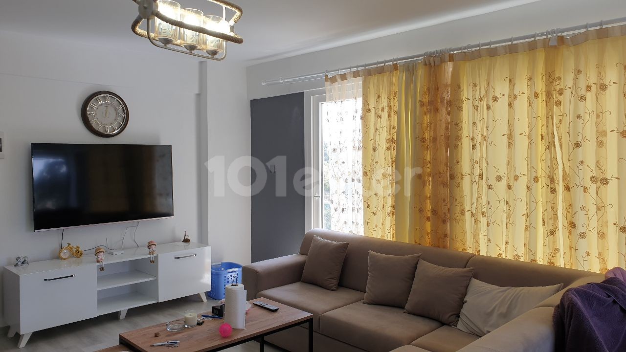 Zu verkaufen 1 + 1 , Wohnung Famagusta Canakkale ** 