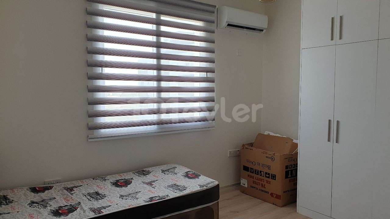 Zu verkaufen 2 + 1 ,75 m2 Wohnung in Famagusta Canakkale ** 