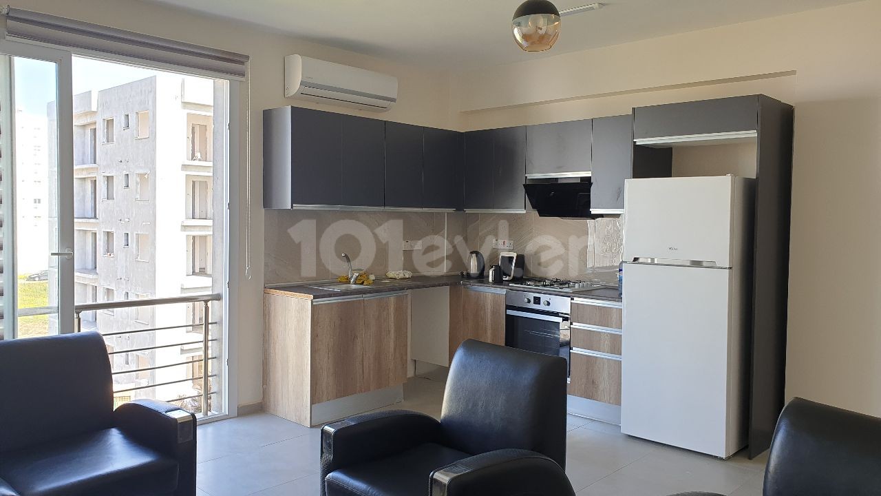 Zu verkaufen 2 + 1 ,75 m2 Wohnung in Famagusta Canakkale ** 