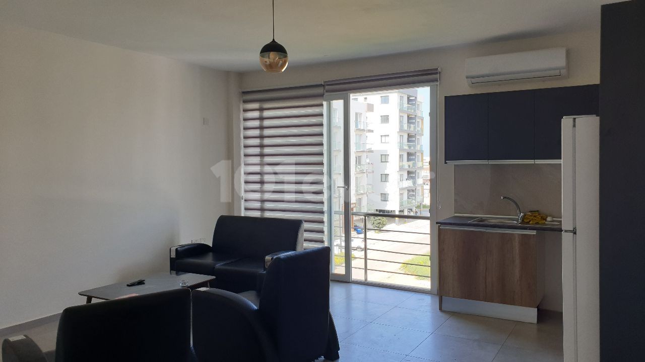 Zu verkaufen 2 + 1 ,75 m2 Wohnung in Famagusta Canakkale ** 