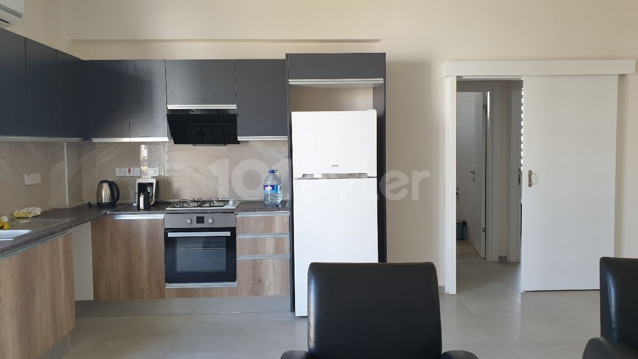 Zu verkaufen 2 + 1 ,75 m2 Wohnung in Famagusta Canakkale ** 