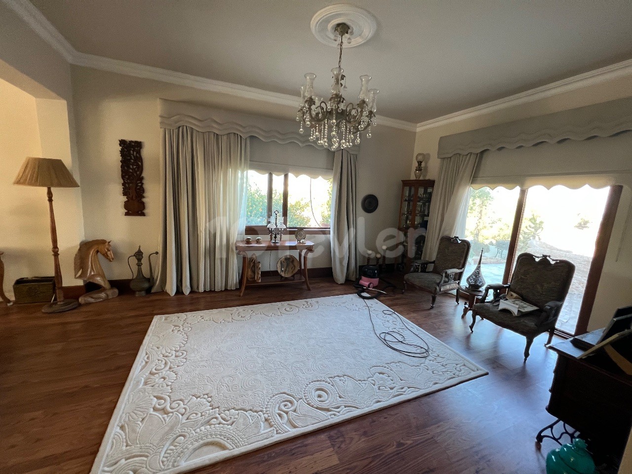 Villa for Sale with Sea View on Iskele Bosphorus ** 