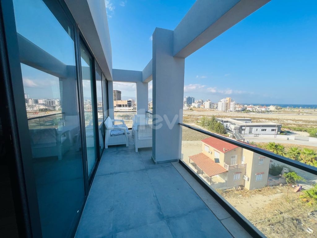 2+1 Penthouse-Wohnung Zur Miete Mit Meerblick In Long Beach, Pier ** 