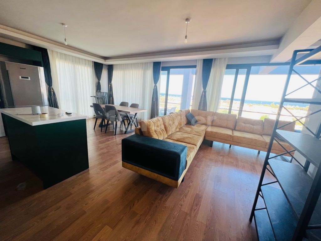 2+1 Penthouse-Wohnung Zur Miete Mit Meerblick In Long Beach, Pier ** 