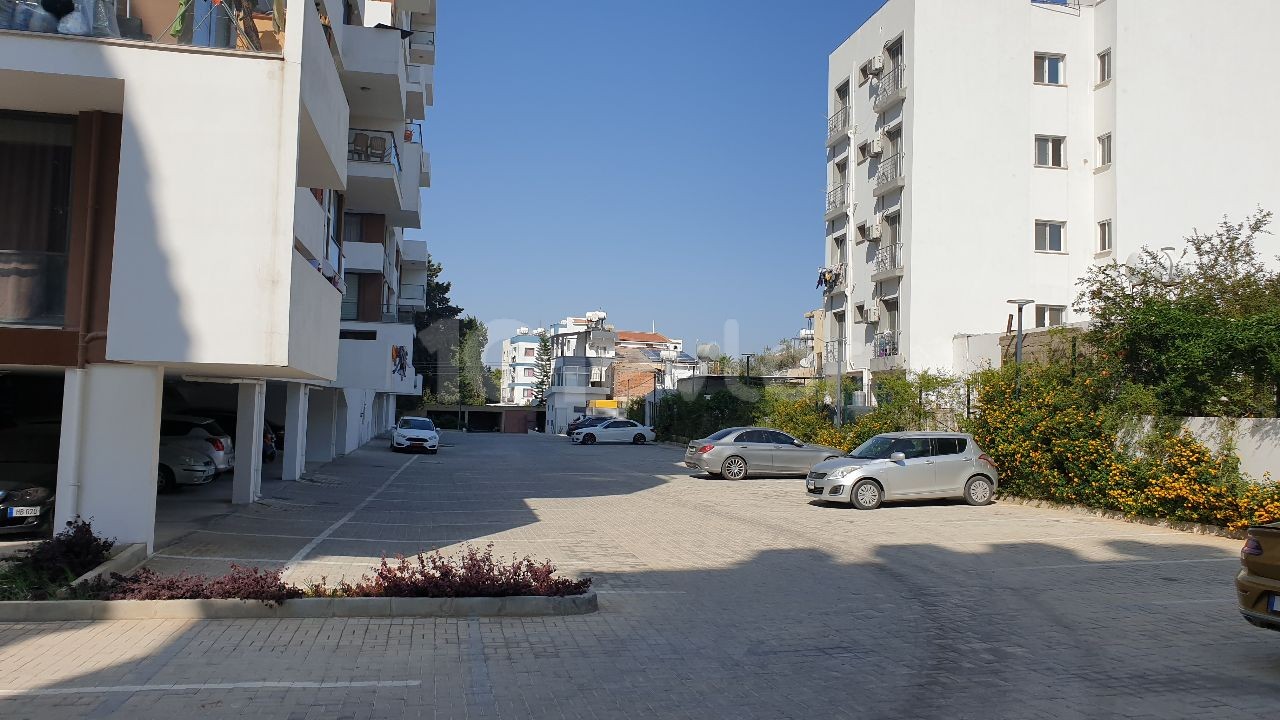 Satılık 2+1 ,90 m²  eşyalı lüks daire Uptwon parkta