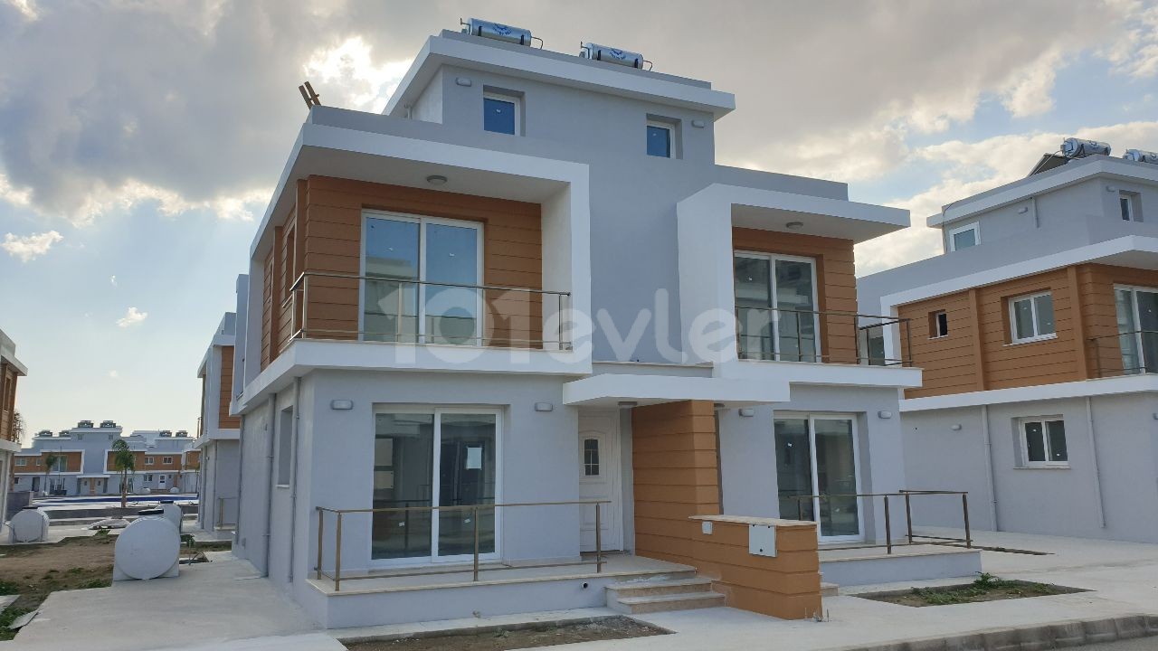 Long Beach, İskele'de Satılık 2+1 İkiz Villa 