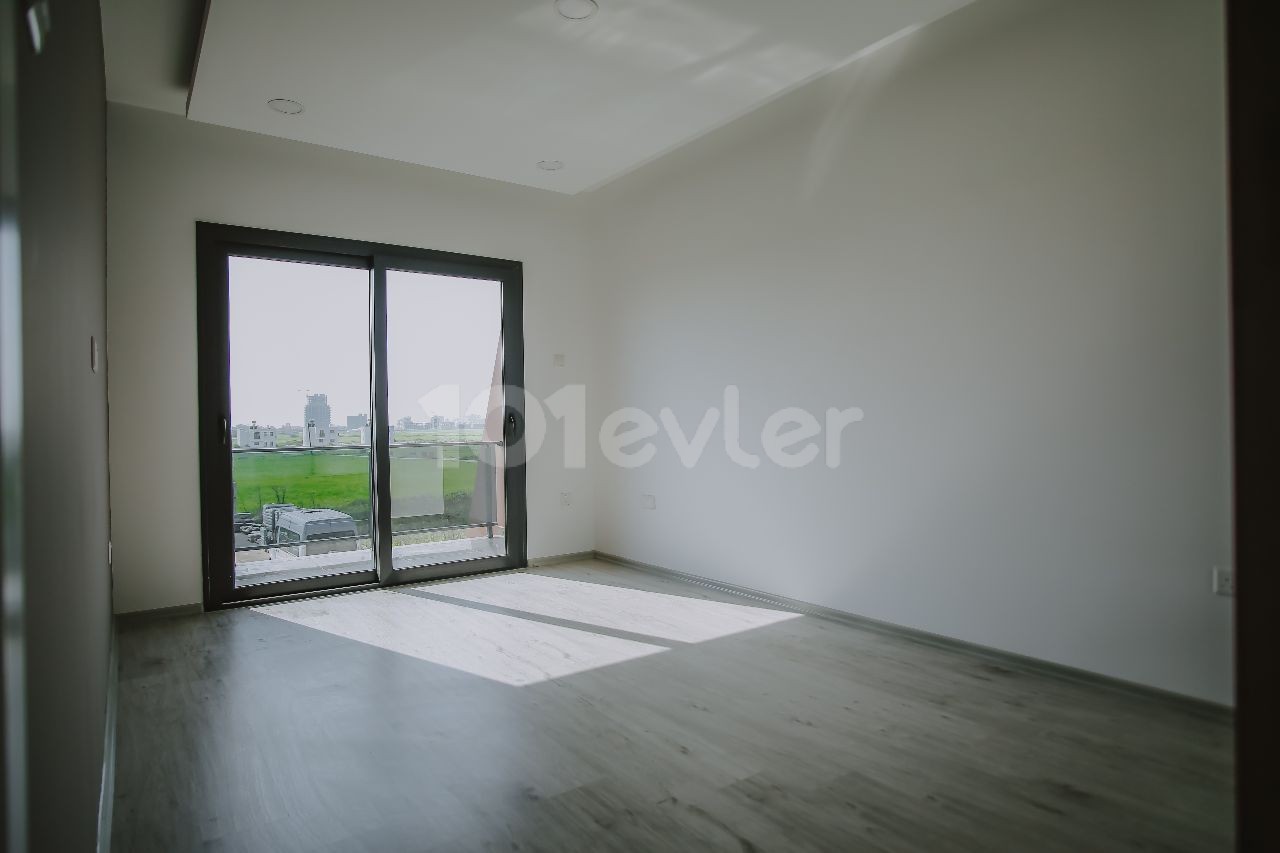 3+1 Triplex-Villen mit Meerblick zum Verkauf in Long Beach, Iskele