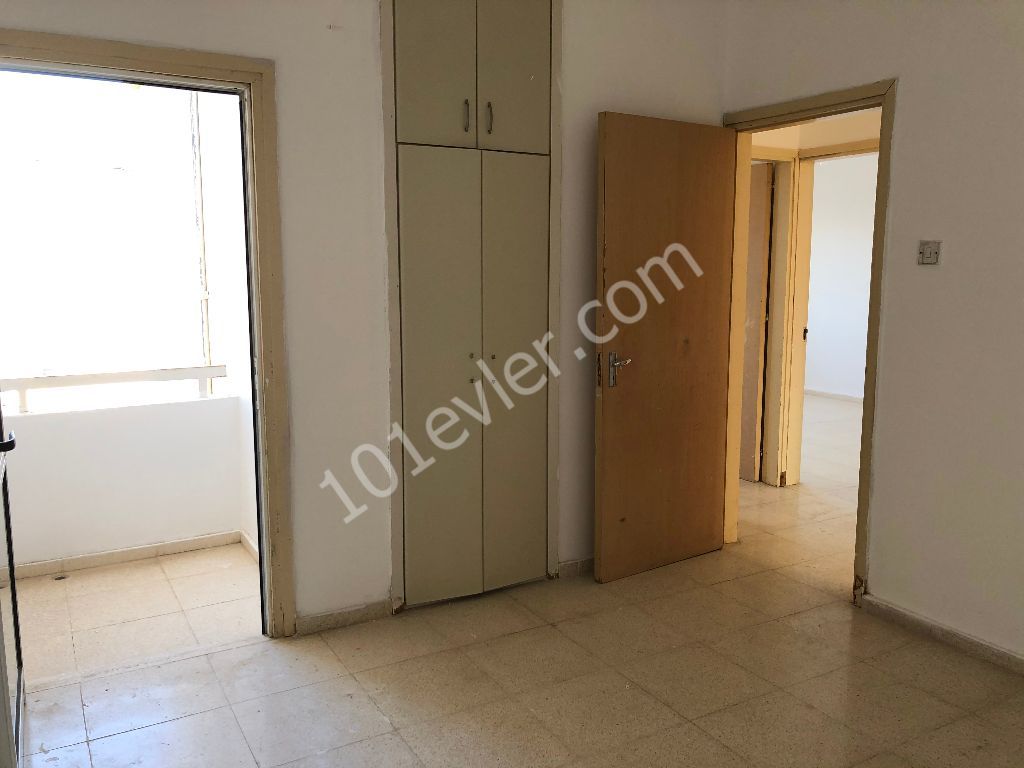 CHEAP! 3 bedroom flat in Tuzla, Famagusta. 5 minutes to the beach or city. Value