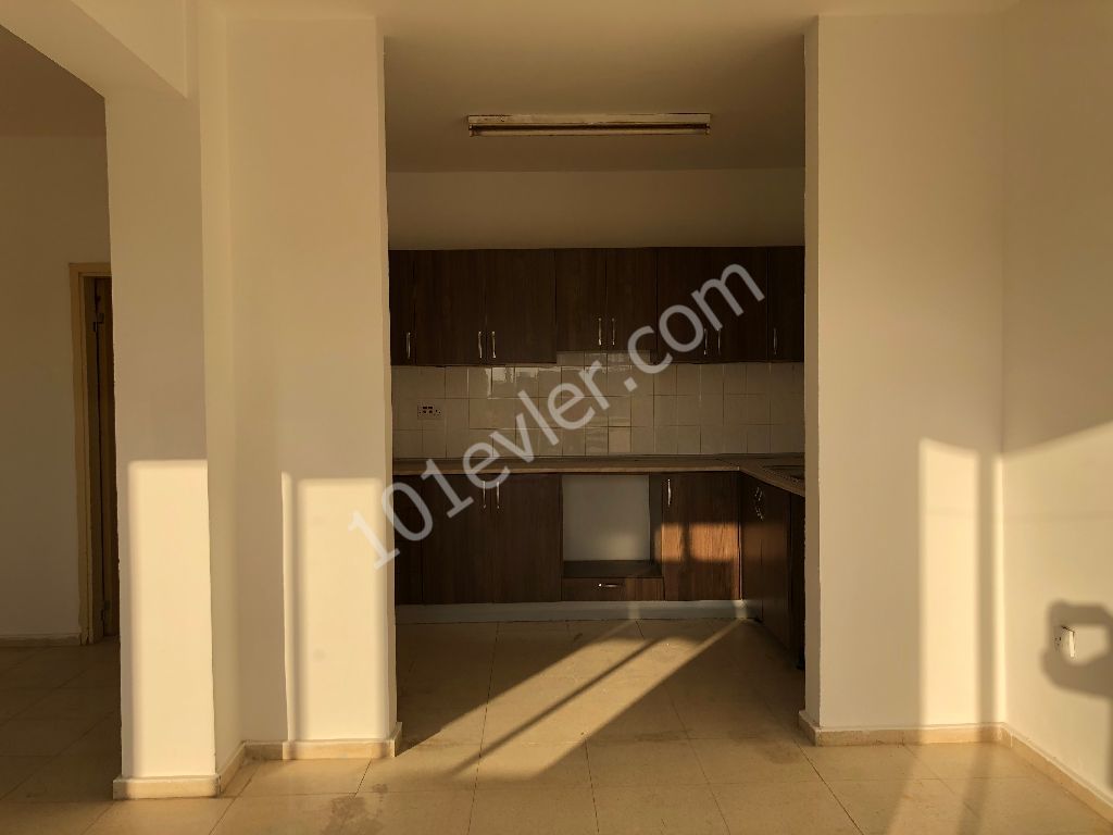 CHEAP! 3 bedroom flat in Tuzla, Famagusta. 5 minutes to the beach or city. Value