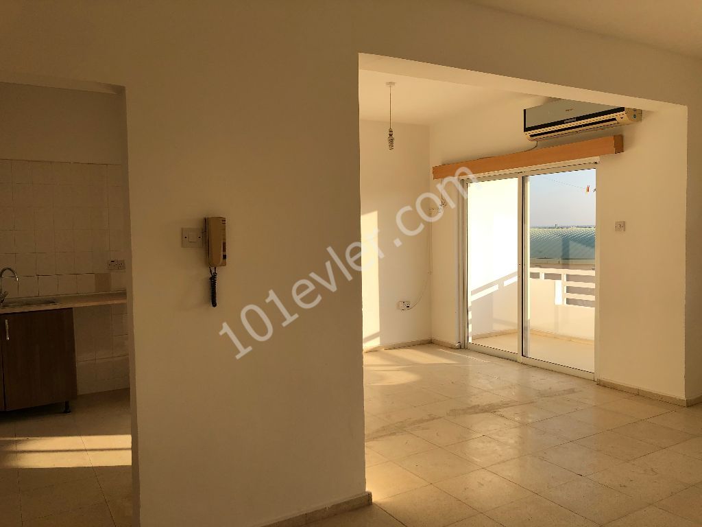 CHEAP! 3 bedroom flat in Tuzla, Famagusta. 5 minutes to the beach or city. Value