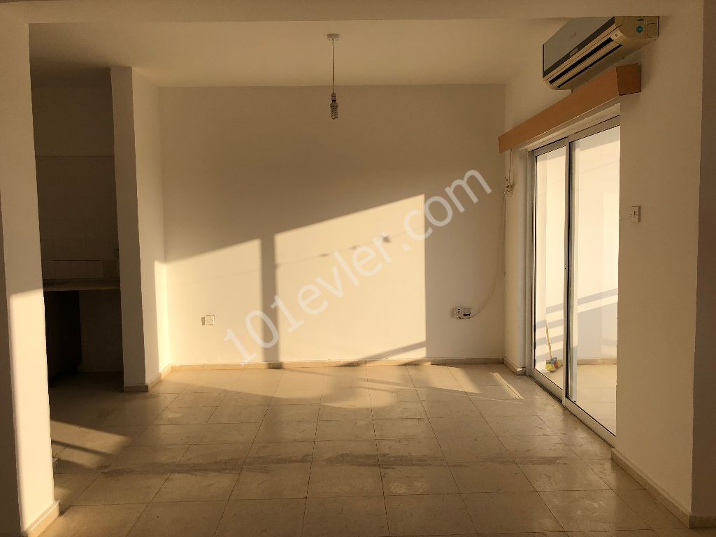 CHEAP! 3 bedroom flat in Tuzla, Famagusta. 5 minutes to the beach or city. Value