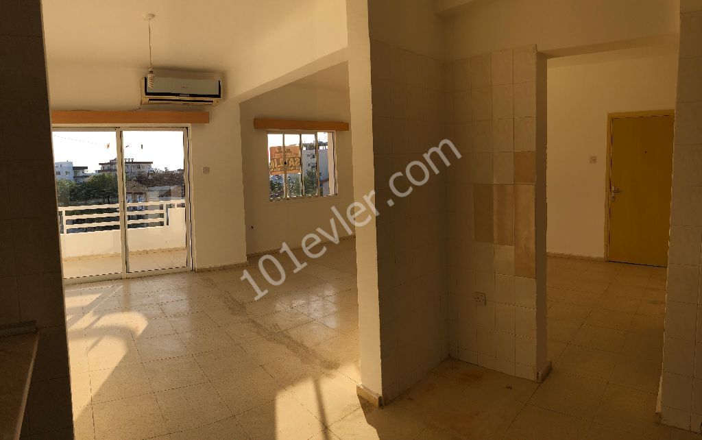 CHEAP! 3 bedroom flat in Tuzla, Famagusta. 5 minutes to the beach or city. Value