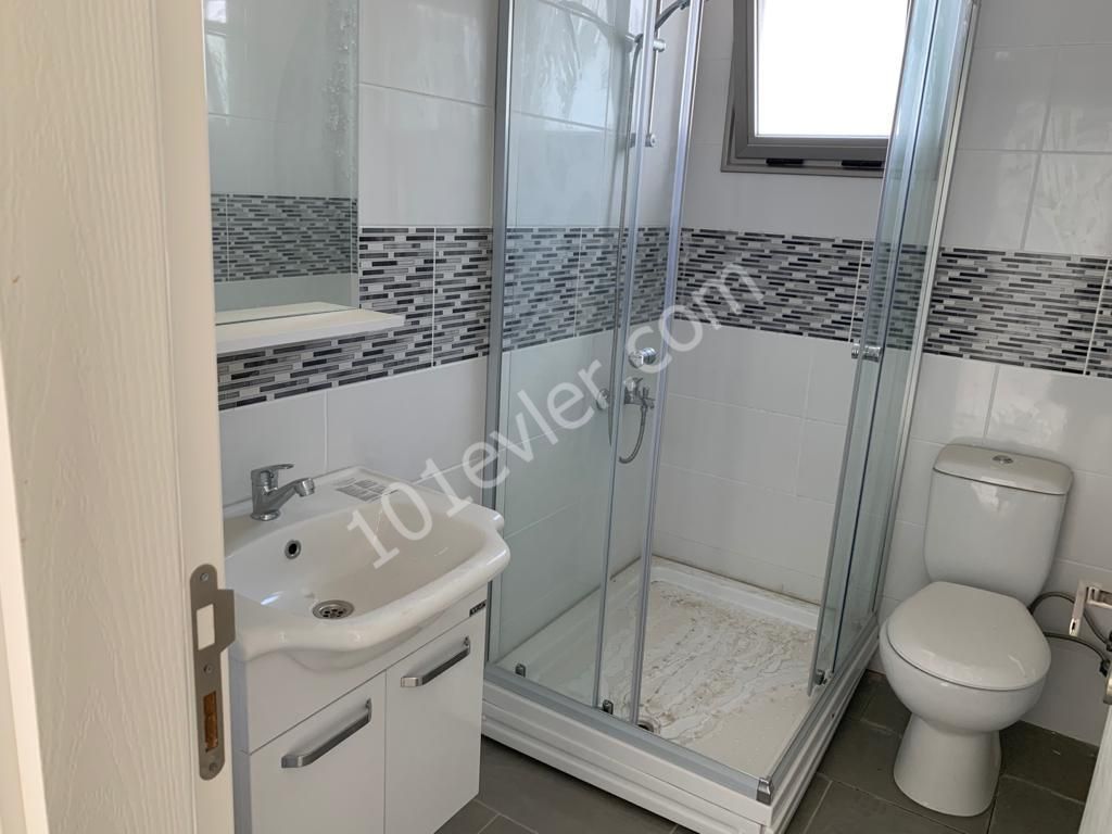 Hamitköy Merkezde  dağ  manzaralı  2+1 Penthouse Satılık