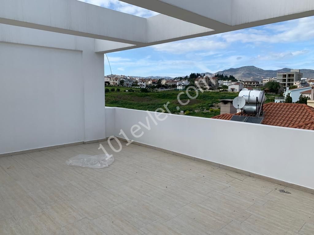 2+1 Penthouse mit Bergblick im Zentrum von Hamitköy zu verkaufen ** 