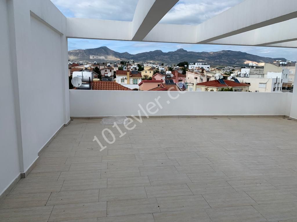 2+1 Penthouse mit Bergblick im Zentrum von Hamitköy zu verkaufen ** 