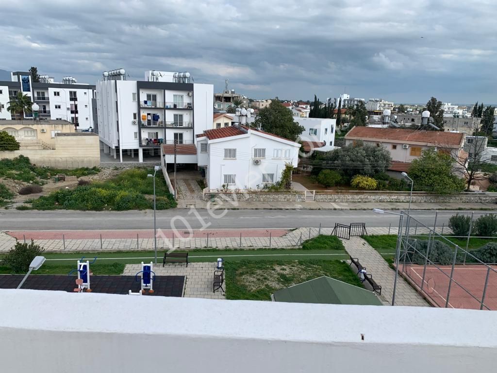 Hamitköy Merkezde  dağ  manzaralı  2+1 Penthouse Satılık