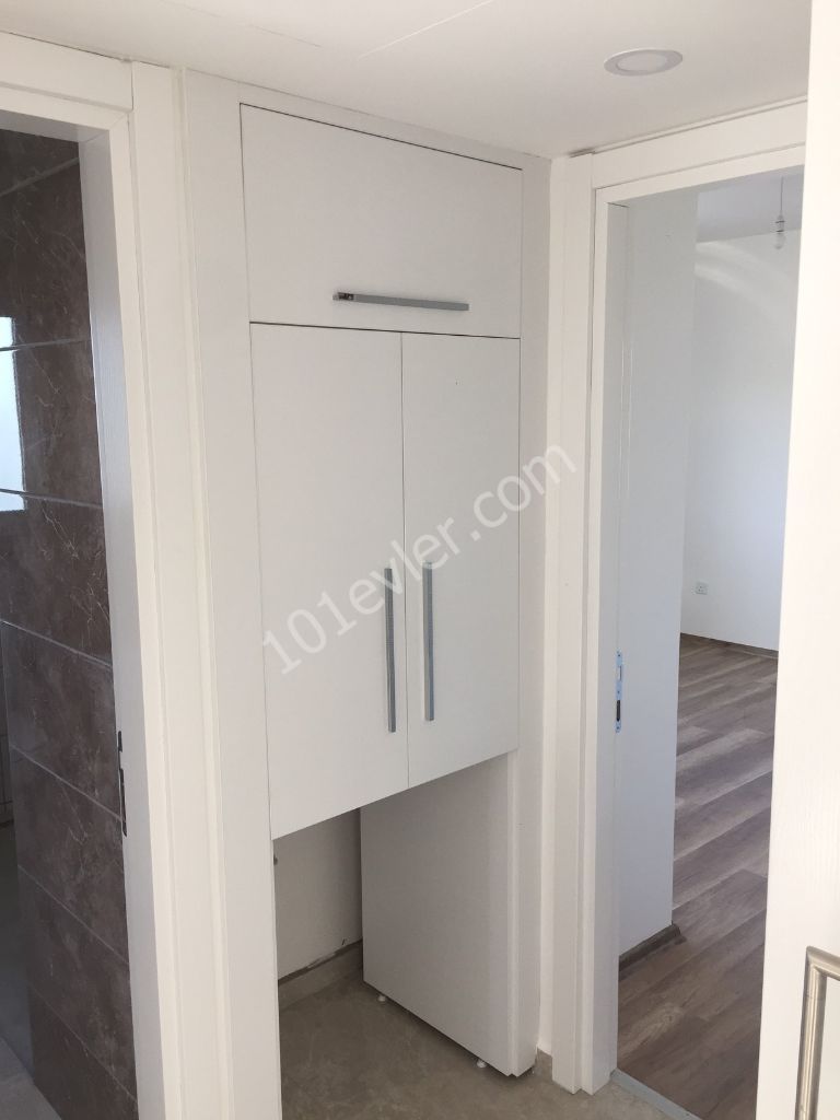 LEFKOŞA KAYMAKLI 'da GENİŞ BALKONLU, 2+1 SATILIK DAİRE !