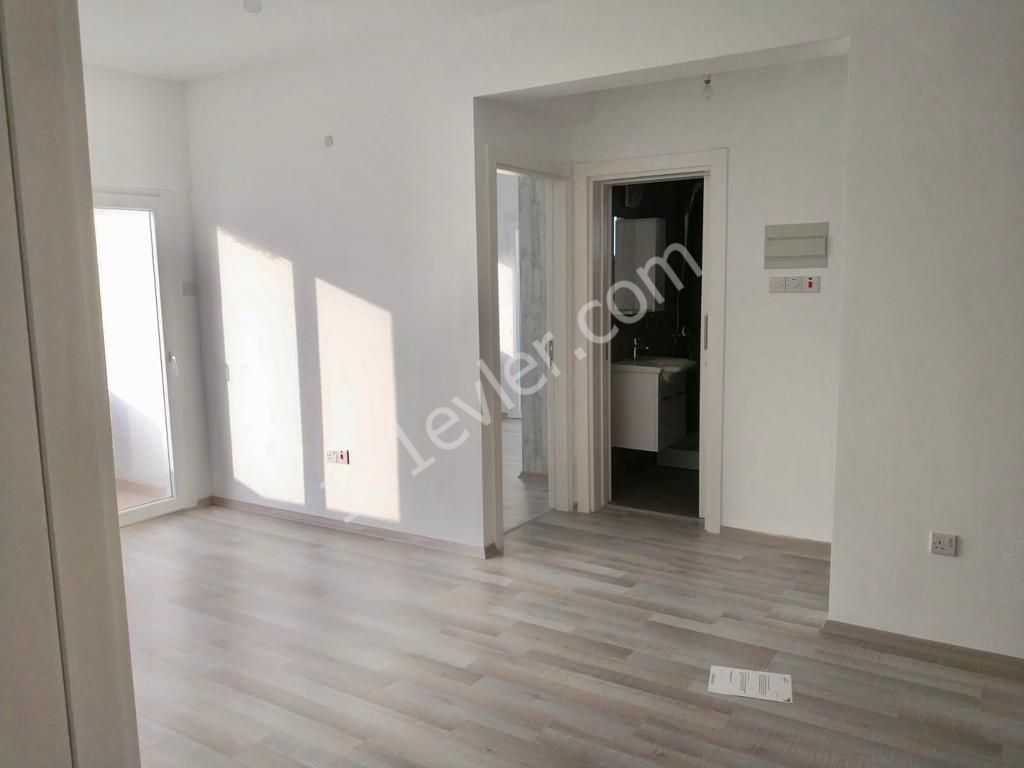 FAMAGUSTA ZENTRUM ZU VERKAUFEN 2+1 DAIRE ** 