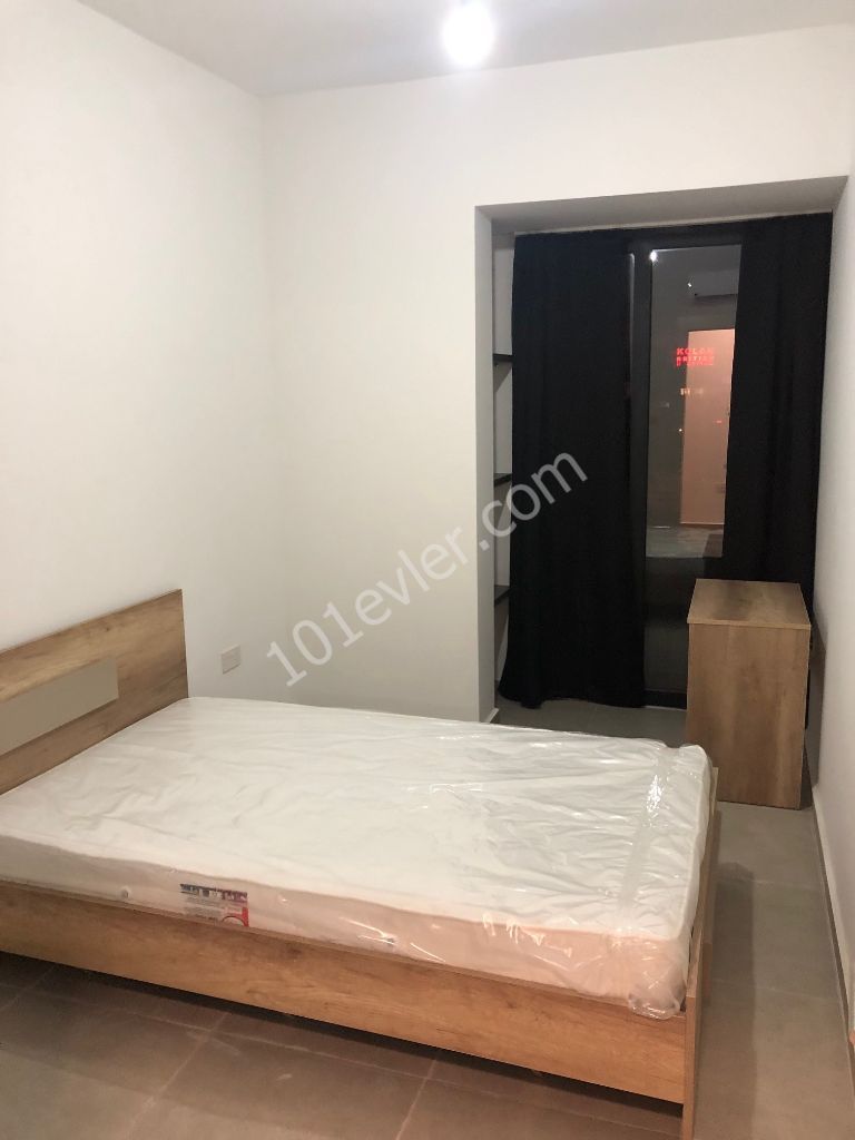 LEFKOŞA GÖNYELİ 'de ANA CADDE ÜZERİNDE, FULL EŞYALI, YENİ, 2+1 DAİRE !