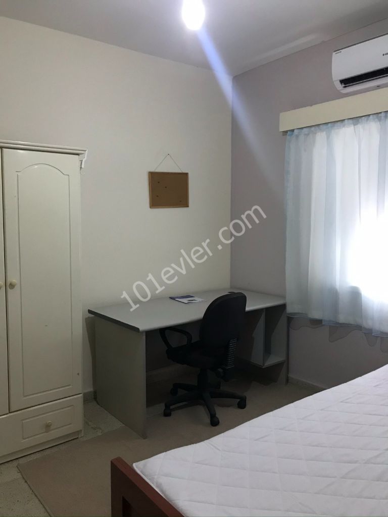 Küçük Kaymaklı'da Otobüs Duraklarına Çok  Yakın Full Eşyalı 3+1 Kiralık Daire