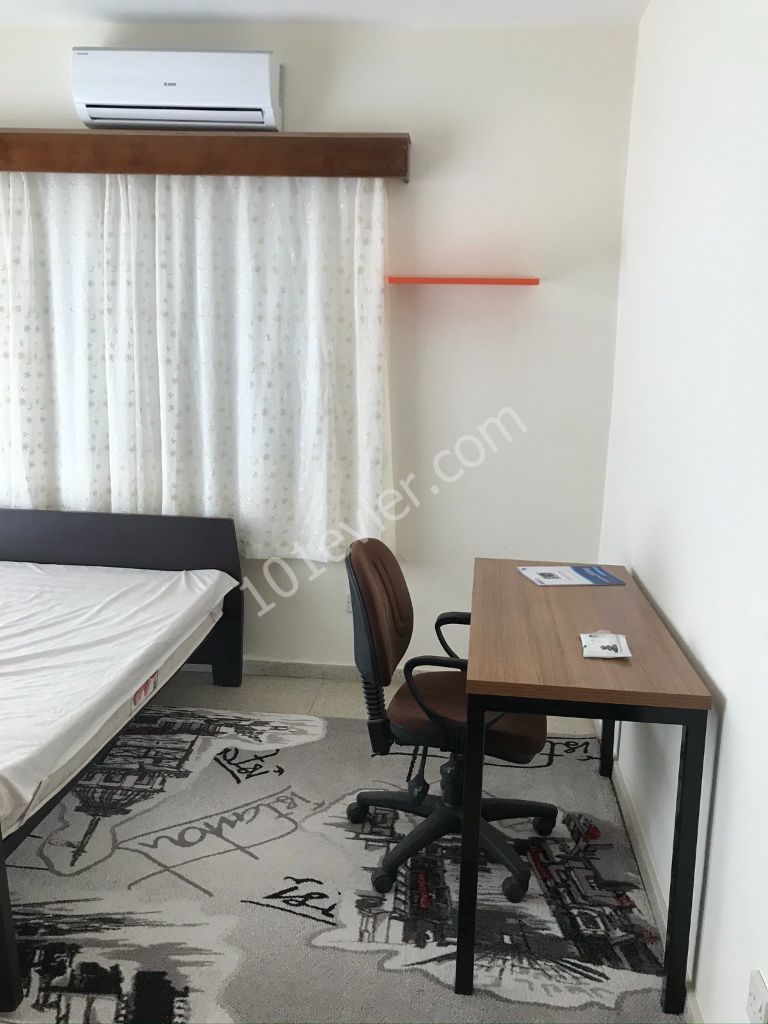 Küçük Kaymaklı'da Otobüs Duraklarına Çok  Yakın Full Eşyalı 3+1 Kiralık Daire