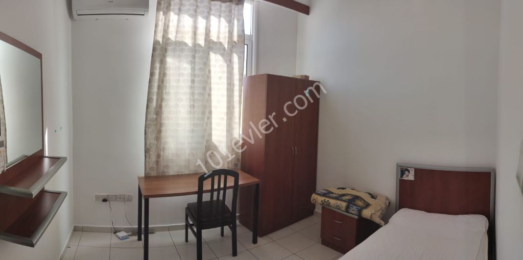 Küçük Kaymaklı Bölgesinde Öğrenci İçin Harika Konumda Full Eşyalı 2+1 Apartman Dairesi