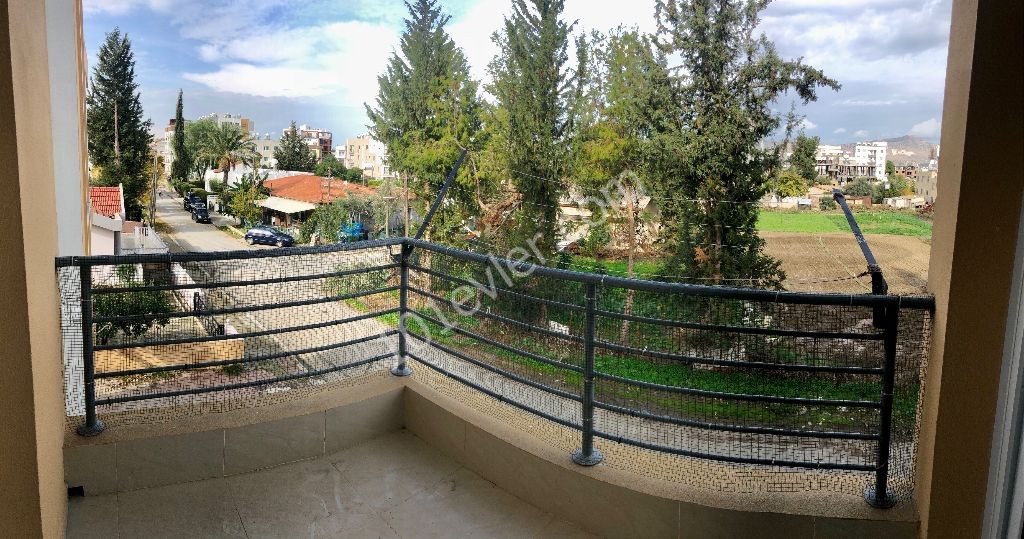 3 +1, SEMI-FURNISHED APARTMENT FOR SALE IN KYZYLBASH, NICOSIA ! ** 