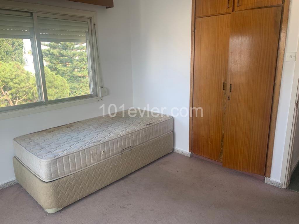 SPACIOUS 3+1 APARTMENT IN DEREBOYUNDA ** 