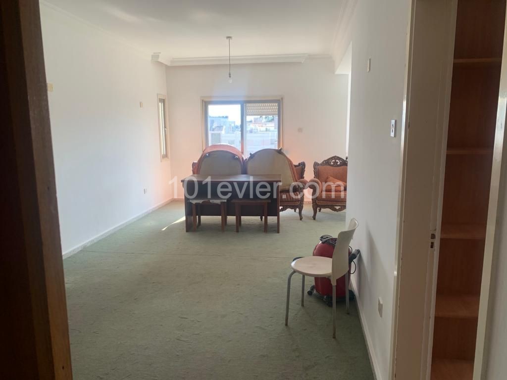 SPACIOUS 3+1 APARTMENT IN DEREBOYUNDA ** 