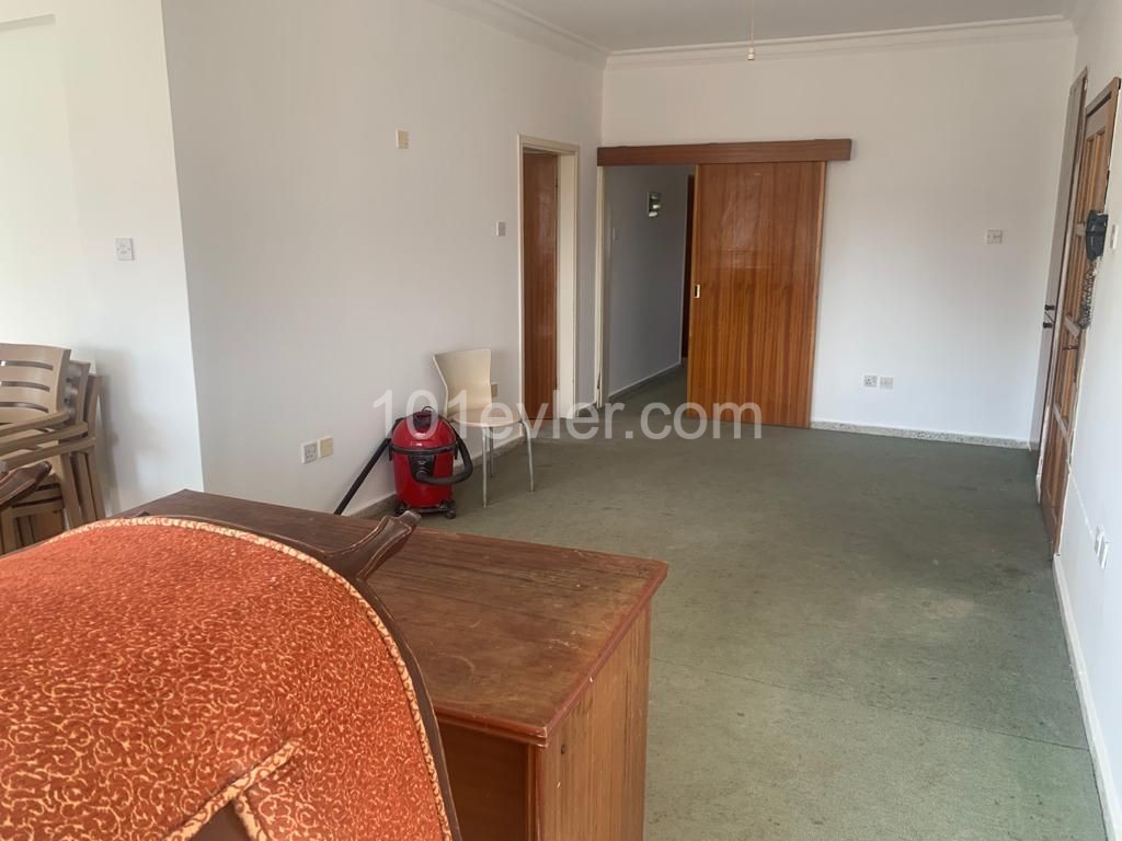 SPACIOUS 3+1 APARTMENT IN DEREBOYUNDA ** 