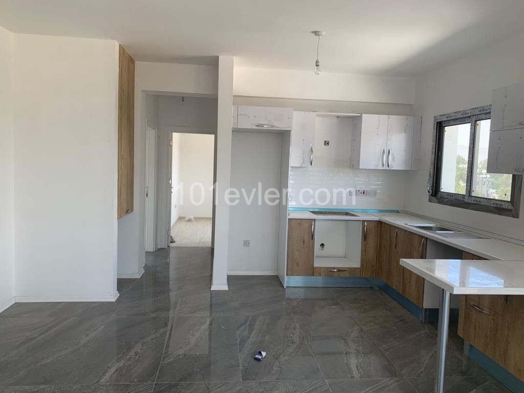 Ortaköy'de Dereboyu Manzaralı 2+1 (85m2+40m2) Penthouse