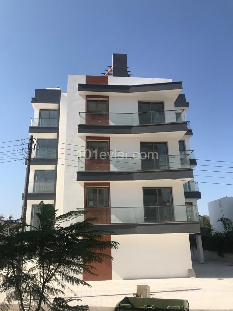 Ortaköy'de Dereboyu Manzaralı 2+1 (85m2+40m2) Penthouse