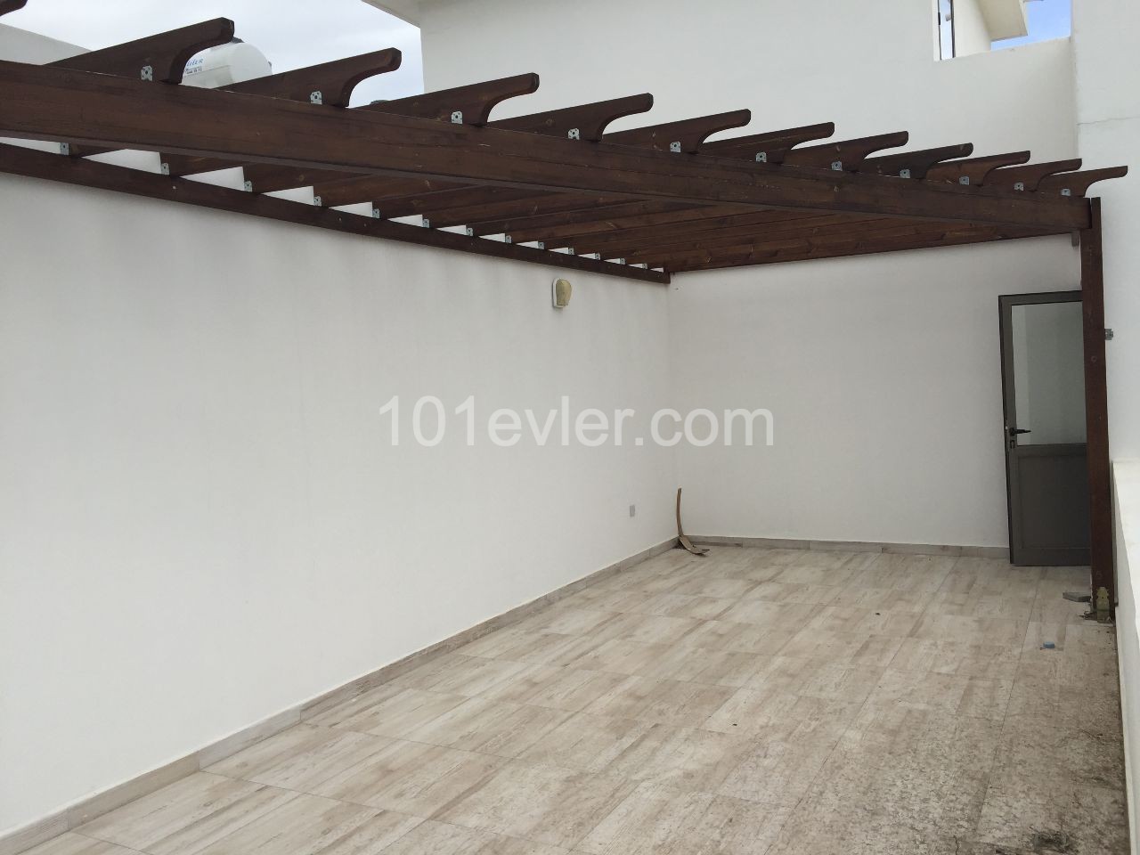 Ortaköy'de Dereboyu Manzaralı 2+1 (85m2+40m2) Penthouse