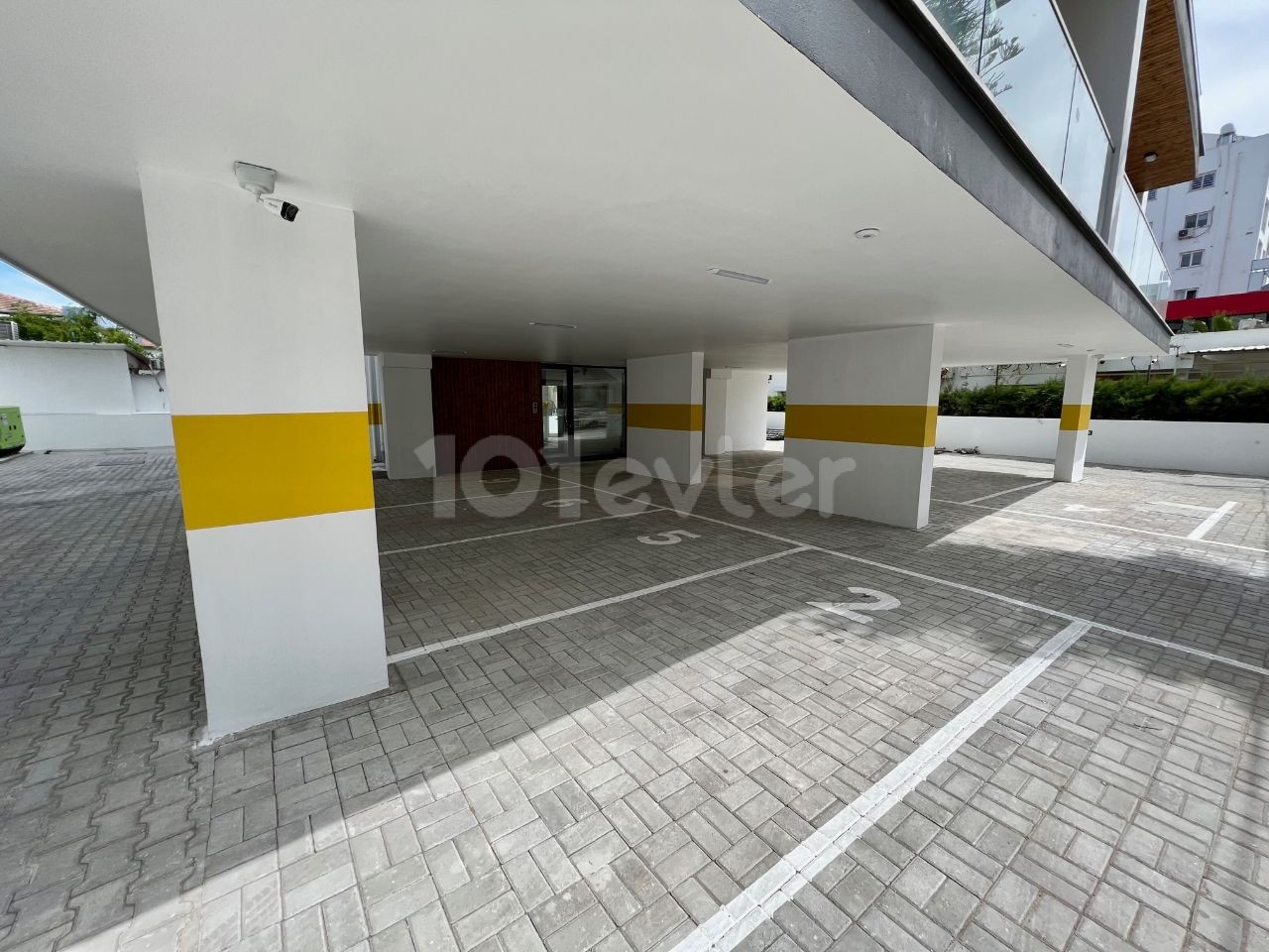 2+1 HIGH-QUALITY, MODERN, SPACIOUS 2 + 1 APARTMENT ON THE NICOSIA BEACH ! ** 