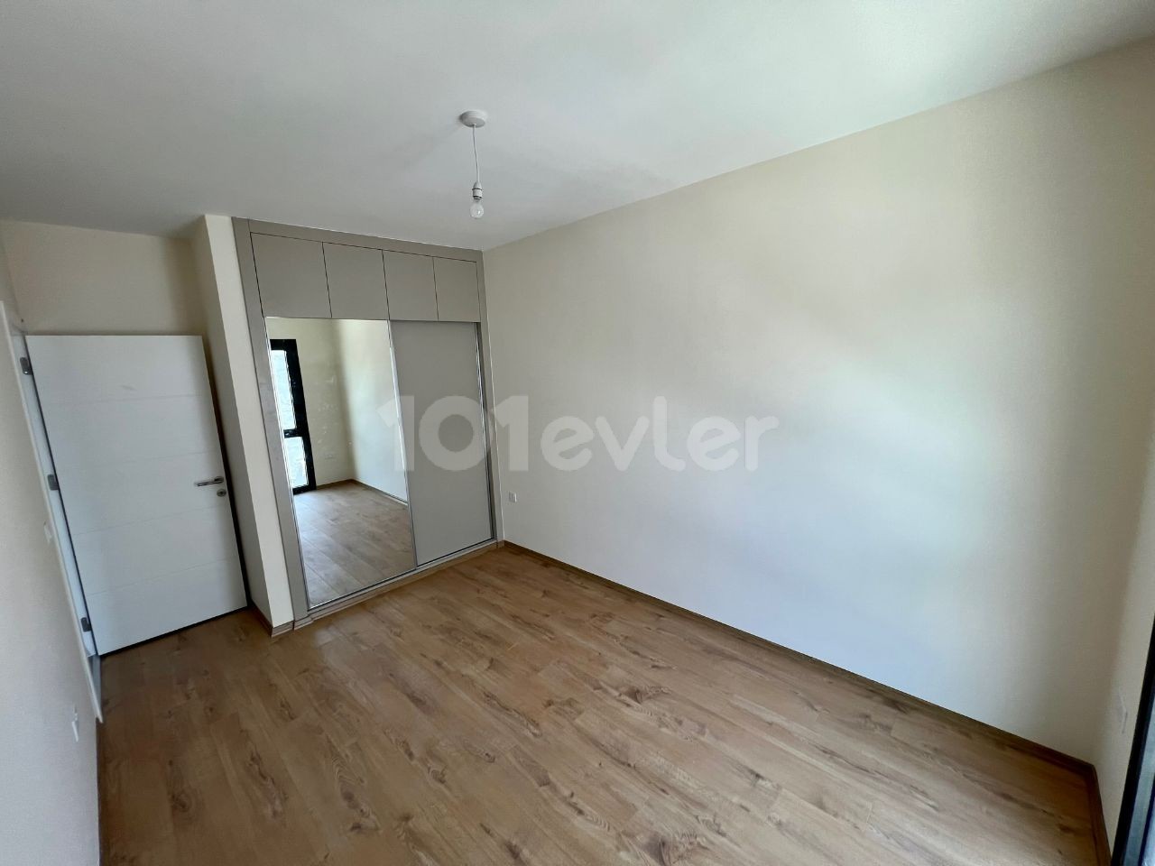 2+1 HIGH-QUALITY, MODERN, SPACIOUS 2 + 1 APARTMENT ON THE NICOSIA BEACH ! ** 