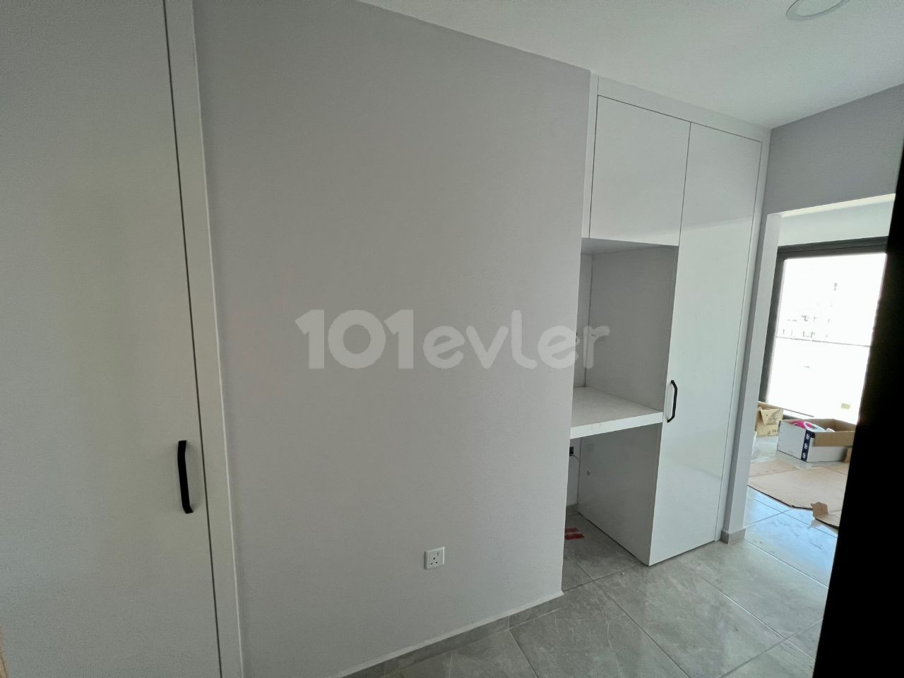 2+1 hochwertige, moderne, geräumige 2+1 PENTHOUSE-Wohnung am Strand von Nikosia ! ** 