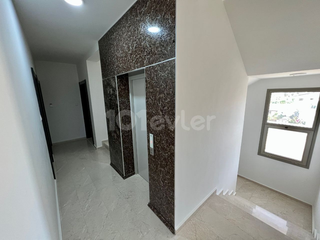 LEFKOŞA YENİKENT 'de HAVUZLU, TÜRK KOÇANLI, 2+1 EN-SUITE PENTHOUSE DAİRE !